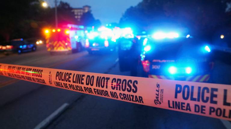 Tiroteo en Universidad Emory de Atlanta deja un policía y el atacante muertos