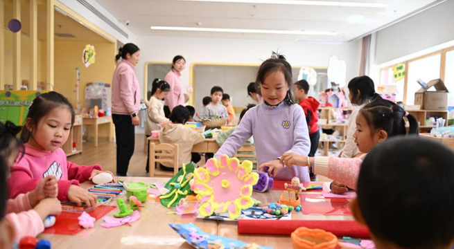 China eliminará pagos de educación preescolar para fomentar la natalidad