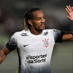 Preocupación en Perú: André Carrillo será operado por lesión en el tobillo