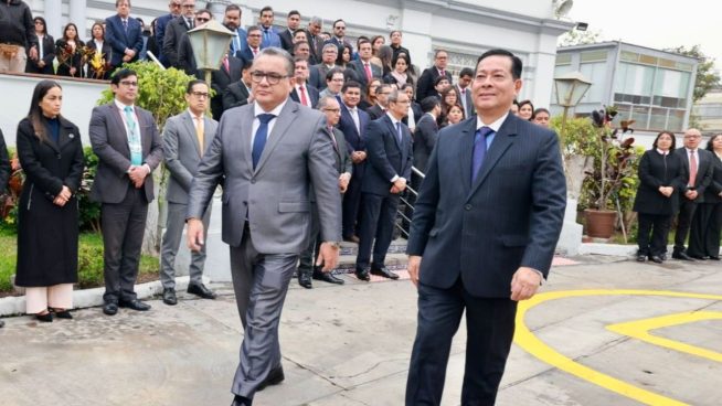 Eduardo Arana presentó a Juan José Santiváñez como nuevo titular del Minjus | VIDEO