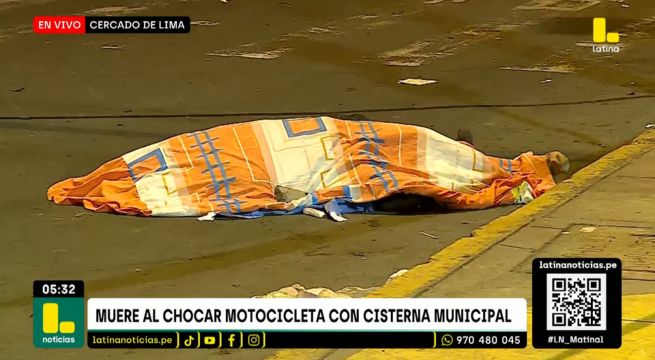 Sereno en moto muere tras chocar contra camión municipal | VIDEO