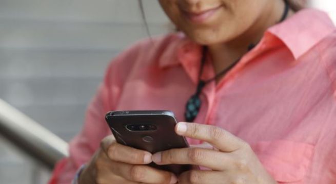 ¿Te pueden hackear el celular con una llamada? Esto explica un especialista en ciberseguridad
