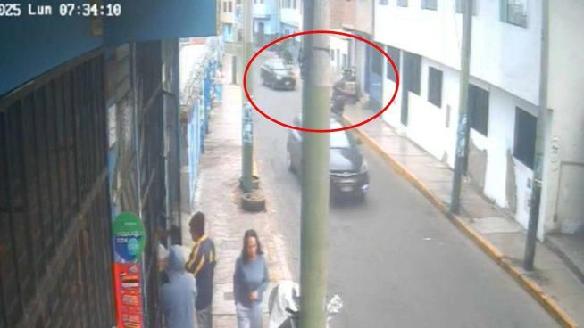 Niñas y su padre sufrieron trágico accidente mientras iban al colegio: auto los impactó