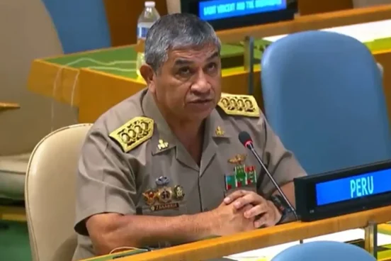 Suspenden de su cargo al comandante general de la Policía, Víctor Zanabria, por 18 meses