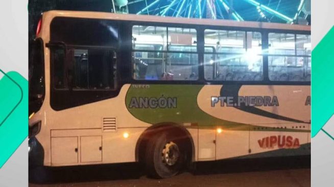Extorsionadores atacan a balazos bus 'Anconero' lleno de pasajeros en Villa El Salvador