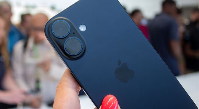 Compradores del iPhone 17 aseguran que celular se raya rápido incluso cuando se le pone el case