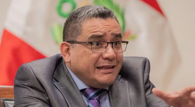 Congresistas consiguen las firmas para presentar moción de censura contra Juan José Santiváñez