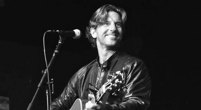 Cantante y compositor Brett James muere en trágico accidente aéreo