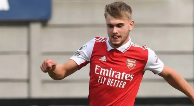 Fallece exfutbolista del Arsenal a causa de una lesión cerebral