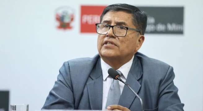 Ministro del Interior reconoce crisis por minería ilegal y extorsiones: 