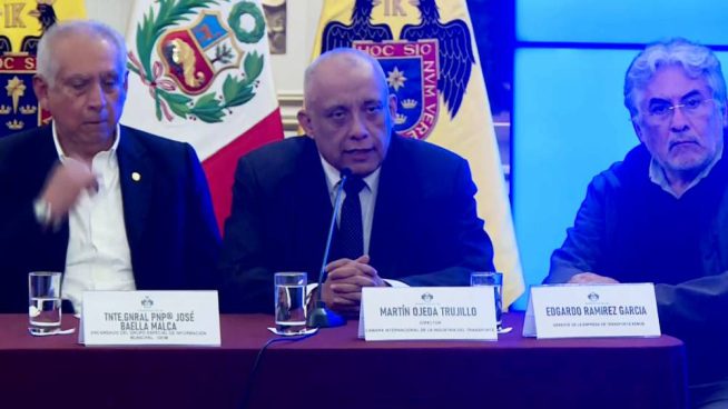 Transportistas anuncian que paro continuará mañana martes