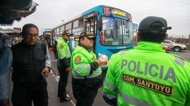 Plantean importante cambio en uso de pase libre de policías en transporte público