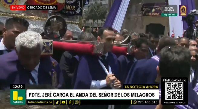 Así cargó el presidente José Jerí el anda del Señor de los Milagros | VIDEO