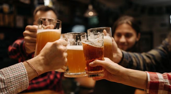 Perú se suma a la lista de alerta de Reino Unido por intoxicaciones con metanol