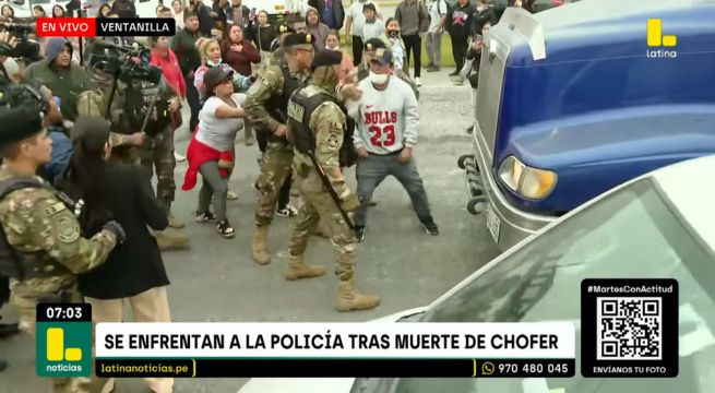 Transportistas y policías protagonizan fuerte pelea tras asesinato de chofer
