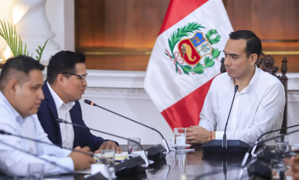 Alcaldes protestan ante intento de cancelar reunión pactada con José Jerí en Palacio de Gobierno | VIDEO