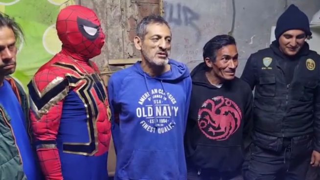 'Spiderman Terna' capturó al 'Duende Verde de la Pasta'