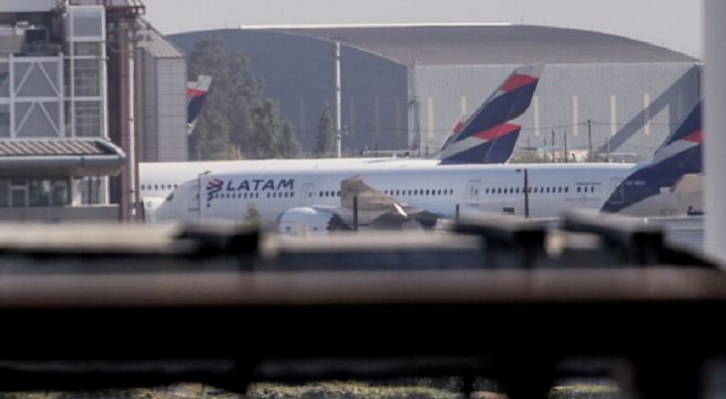 Aerolínea cancela diversos vuelos por huelga indefinida de sus pilotos