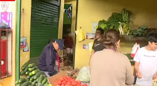 Paro de transportistas: pocos compradores y puestos abiertos en mercados | VIDEO