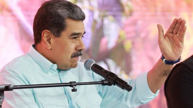 Maduro reaparece tras sospecha de fuga y promete a Venezuela 