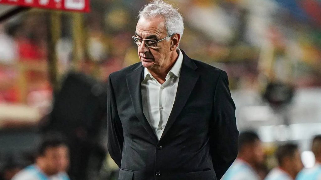 Universitario confirma que Jorge Fossati no es más su entrenador