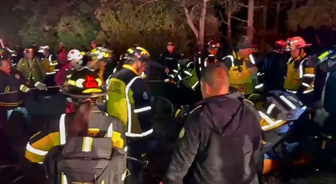 Caída de bus al abismo deja 15 muertos en Guatemala | VIDEO