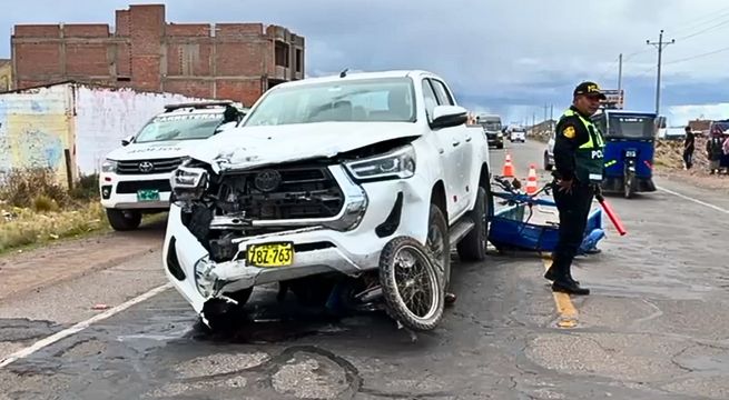 Chofer de actriz y motociclista mueren arrollados por camioneta | VIDEO