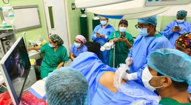 Cirugía fetal con láser salva la vida de bebé con tumor pulmonar en Lima