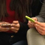 Crecen las estafas en apps de citas: así operan las redes del amor falso | VIDEO