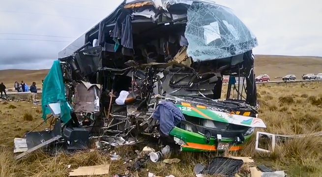 Trágico accidente deja 2 muertos y 10 heridos en plena Carretera Central