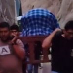 Cargan ataúd por varios km tras bloqueo de la carretera en Arequipa | VIDEO