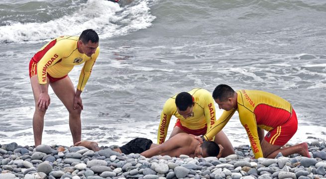 PNP rescató a 54 bañistas en playas de Lima en menos de dos semanas
