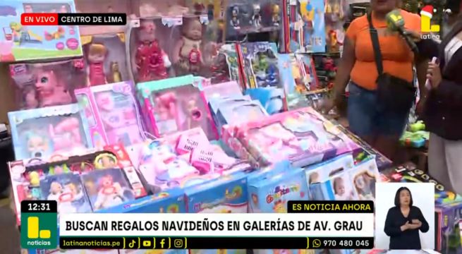Familias llegan a comprar regalos para Navidad en galerías del Centro de Lima