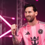 Lionel Messi desata la euforia en Lima: hinchas lo aclaman en los exteriores de su hotel | VIDEO