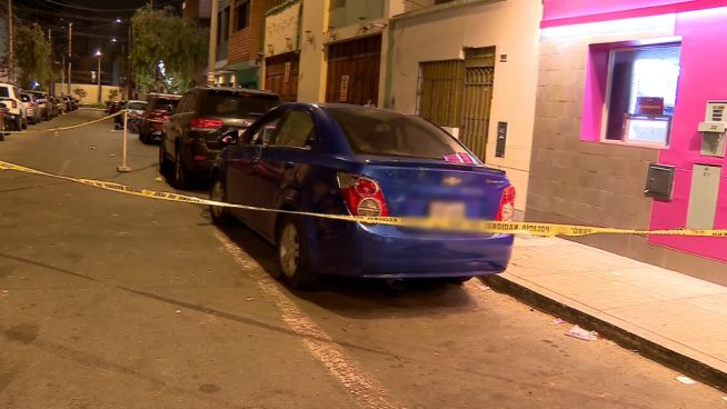 Tres mujeres fueron atacadas a balazos dentro de un auto en Lince