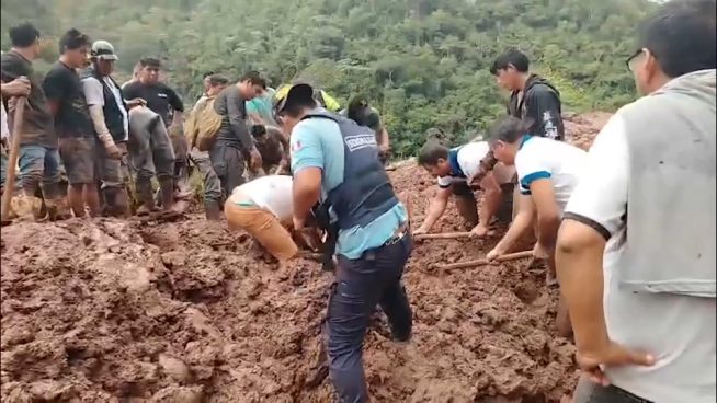 Familia muere sepultada por huaico tras fuertes lluvias en Chanchamayo