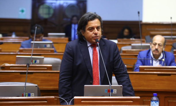 Congresista Edward Málaga: “La vacancia es un camino equivocado, corresponde la censura de José Jerí” | VIDEO