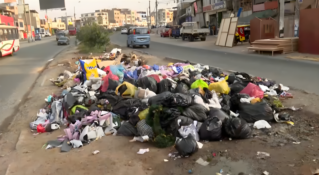 Carabayllo: vecinos en peligro por calles llenas de basura | VIDEO