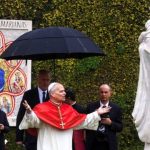 Papa León XIV inaugura estatua de Santa Rosa de Lima en el Vaticano