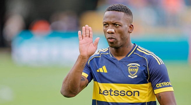 ¡No va más! Luis Advíncula se marcha de Boca Juniors y su futuro estaría en Perú