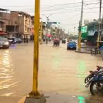 Lluvia inunda calles y afecta a vecinos de Tumbes | VIDEO