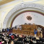 Parlamento de Venezuela aplaza el debate final de ley de amnistía