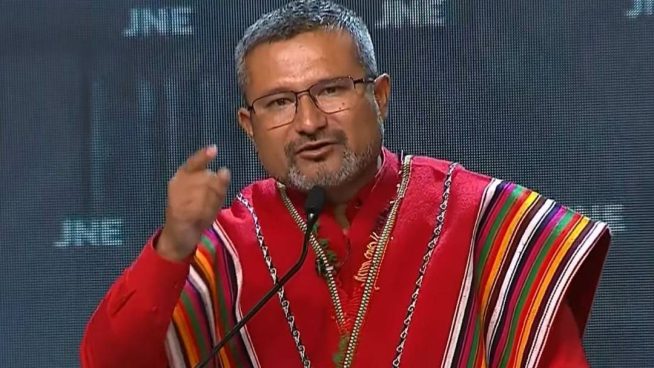 Ronald Atencio promete duplicar impuestos a las grandes riquezas y dar más recursos a la educación