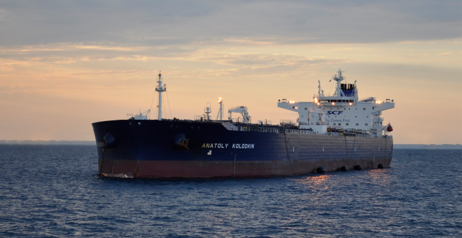 Petroléro ruso envía 700 mil barriles de crudo a Cuba pese a sanciones