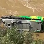 Caída de bus de grupo musical al río Mantaro deja un muerto y 17 heridos | VIDEO