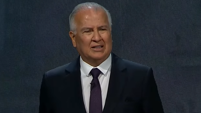 López Chau propone escuelas de alto rendimiento universitarias con becas en maestría y doctorado | VIDEO