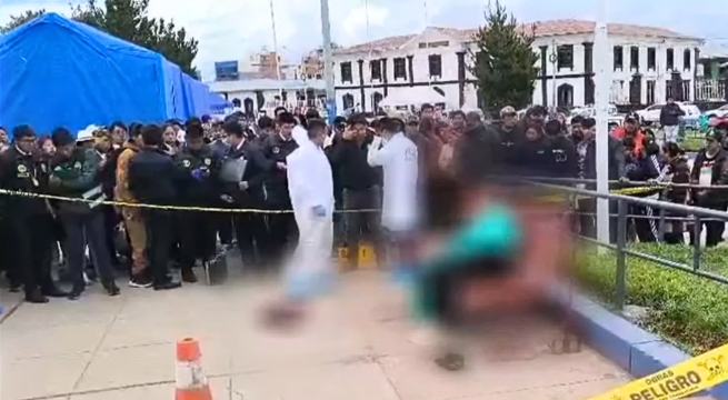 Matan a balazos a dos jóvenes en plena plaza: uno murió camino al hospital