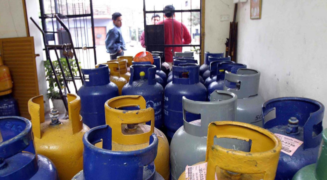 Chorrillos: largas filas para comprar balón de gas a 50 soles tras el alza del precio de este insumo