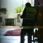 Parqueador es asesinado a balazos en cevichería: sicarios buscaban a la dueña | VIDEO