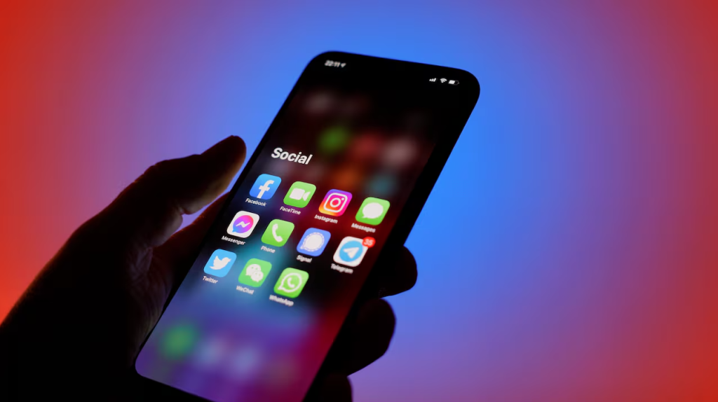 Demandan a Meta y Mark Zuckerberg por impacto de redes sociales en menores | VIDEO